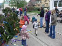 2013-04-30 TTC Maibaumstellen 012